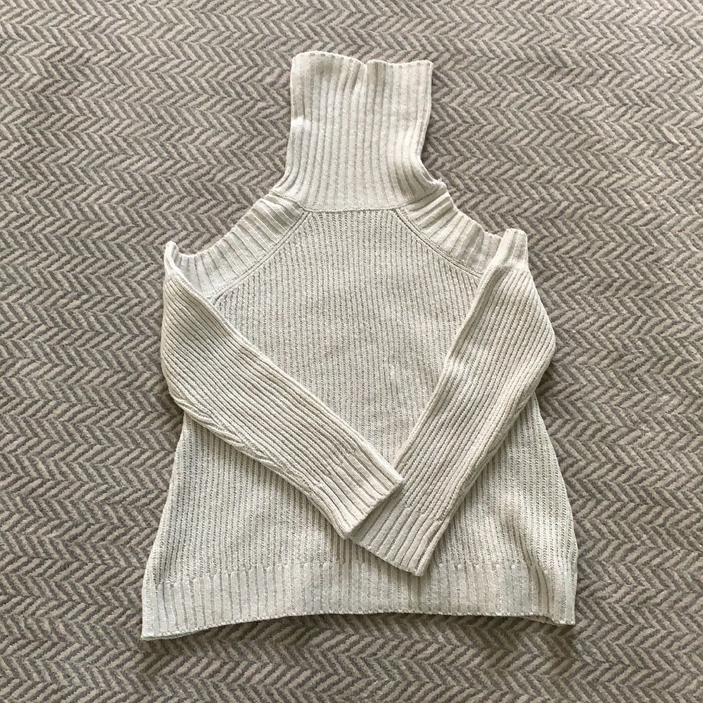 JOA cold shoulder Turtle neck sweater